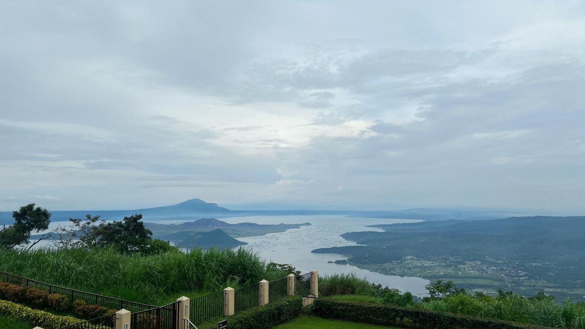 Taal Vista Hotel Tagaytay City Exterior foto