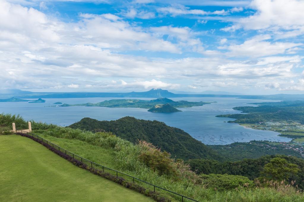 Taal Vista Hotel Tagaytay City Exterior foto